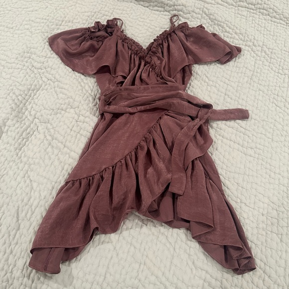 Misa Los Angeles Valerya off shoulder ruffle wrap dress in mauve XS - Picture 1 of 4